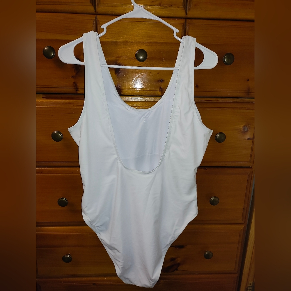 Source Unknown White One Piece Swimsuit - Picture 2 of 4